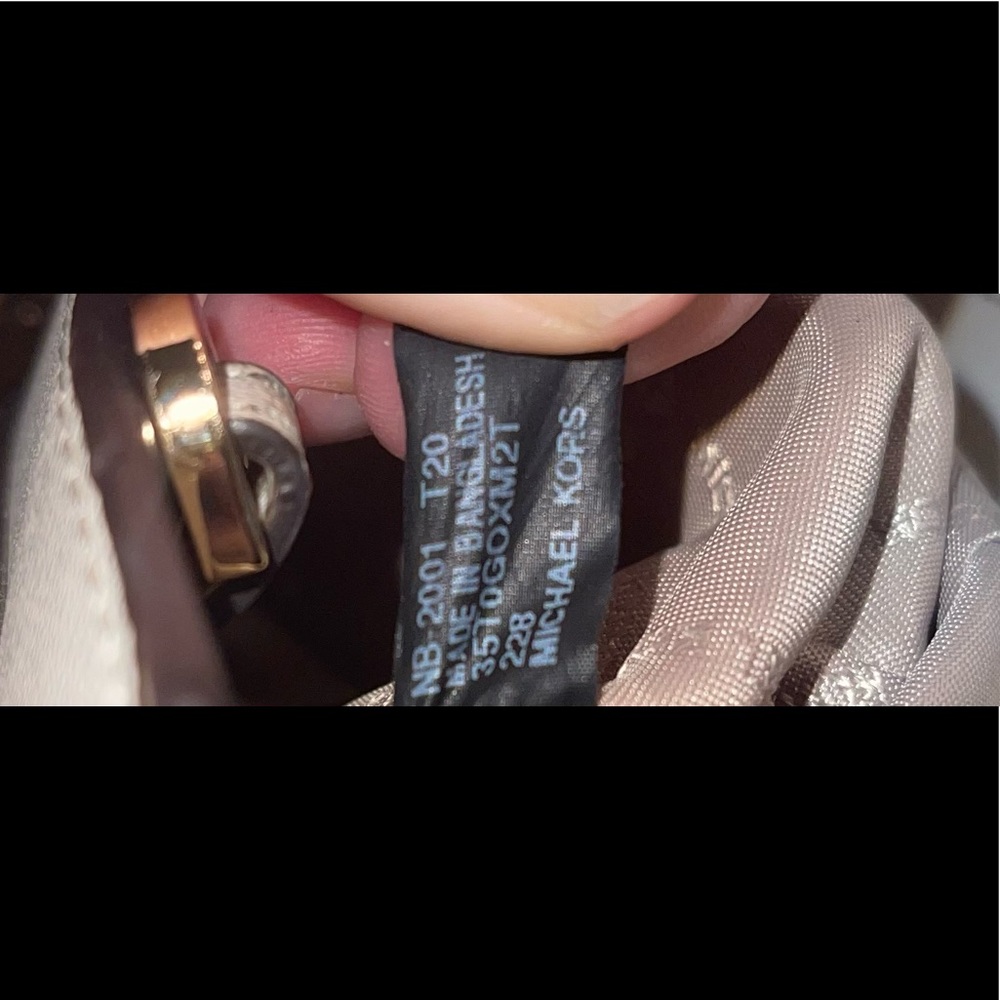 Michael Kors Mott Medium Messenger bag - Picture 9 of 9
